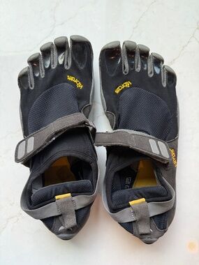 Vibram Five Finger Trek Sport Mens Size 44 USA 10.5